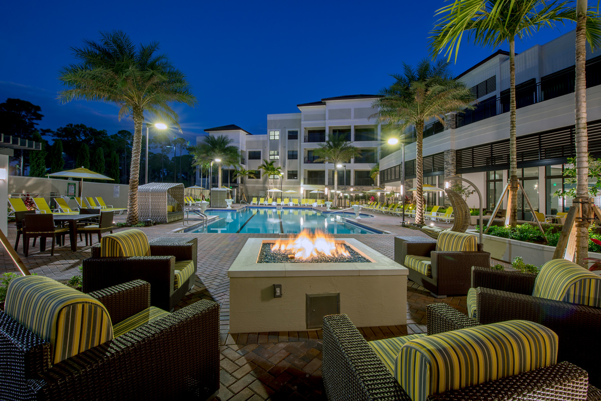 Central Gardens Grand Apartments Pool and Fire Pit